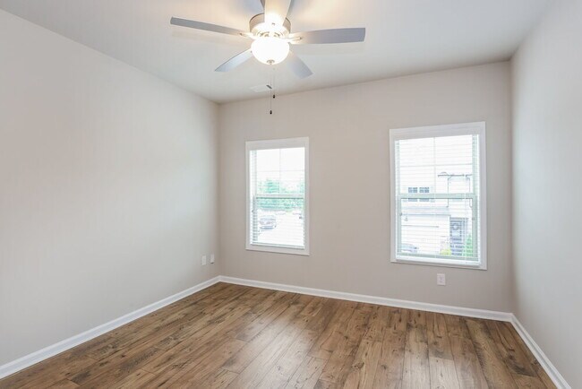 Building Photo - 1019 Smoky Mountain Springs Ln