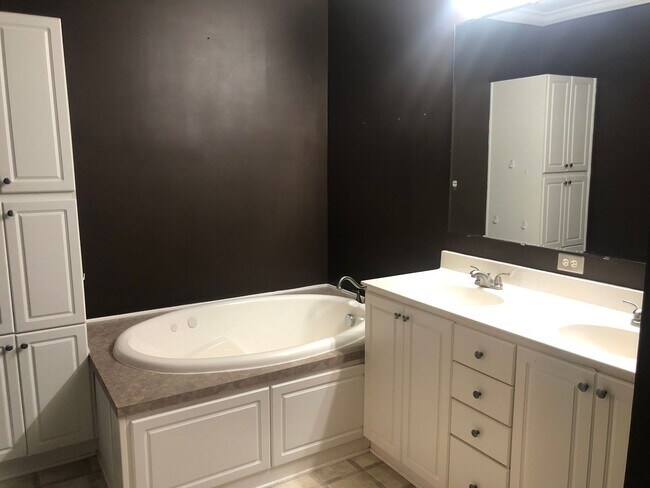 Building Photo - 3500 Van Slyke Rd