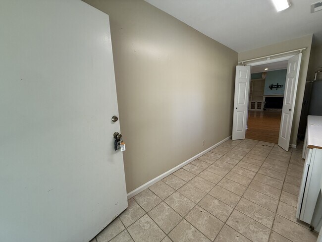 Building Photo - 14 Egret Dr