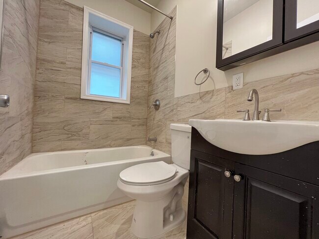 361 Danforth Ave 10 - 365 Danforth Ave