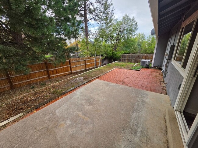 Building Photo - 6094 S Kingston Cir