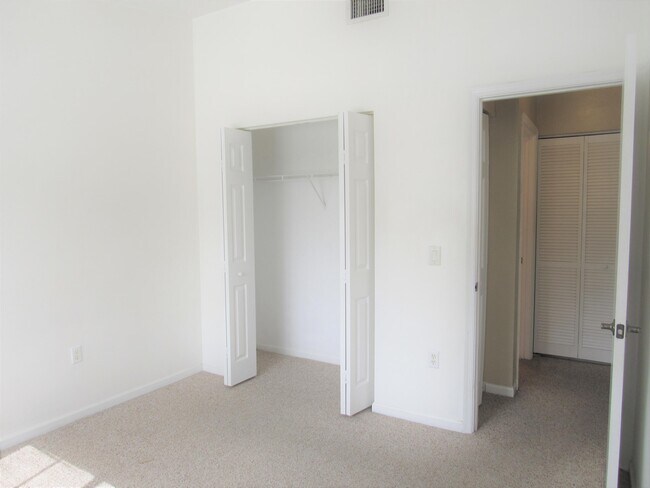 Building Photo - 3810 N Jog Rd