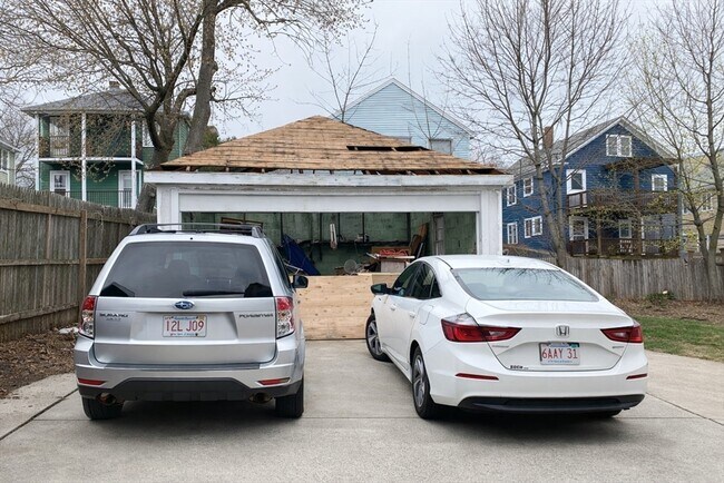 Building Photo - 23 Menotomy Rd