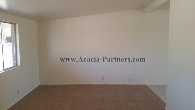 Building Photo - Spacious Eastside Property w/ Fenced Yard