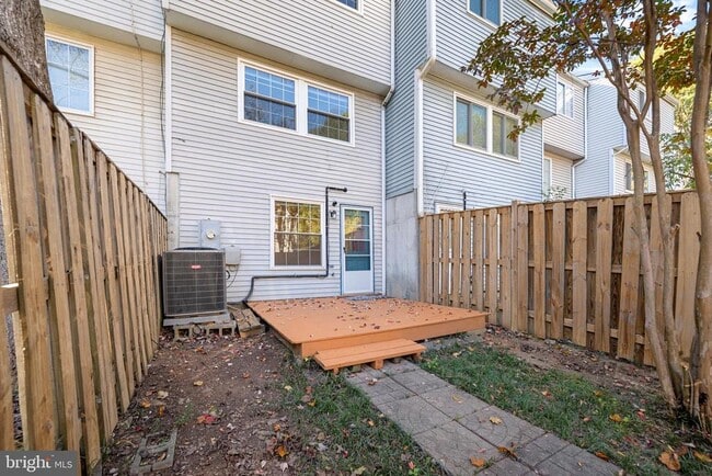 Building Photo - 8439 Lazy Creek Ct