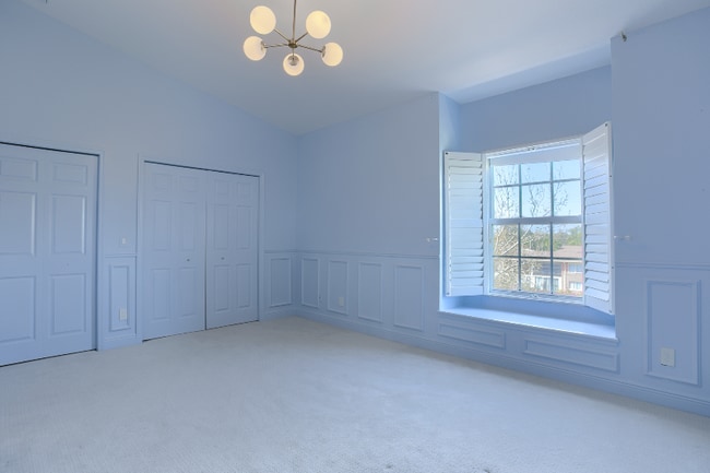 Building Photo - 4625 Overlook Dr NE