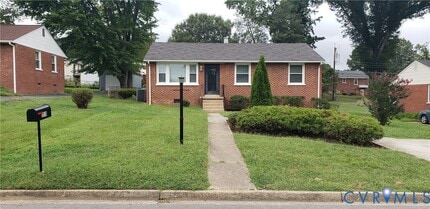 Building Photo - 2318 Leah Rd