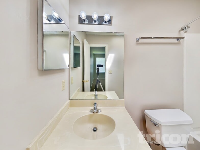 Building Photo - 8384 Argyle Corners Dr