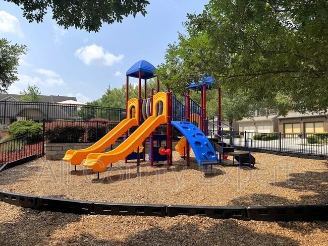 Building Photo - 912 Rose Way