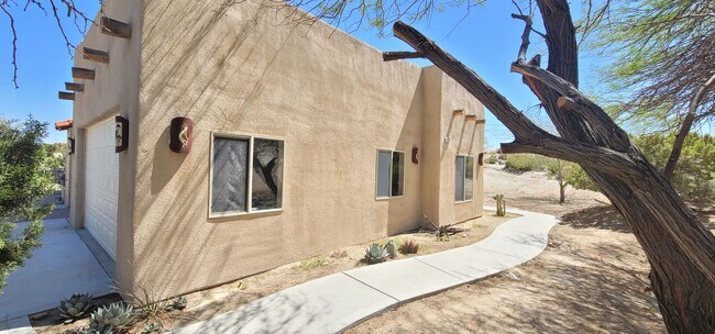 Building Photo - 6231 Mirlo Rd