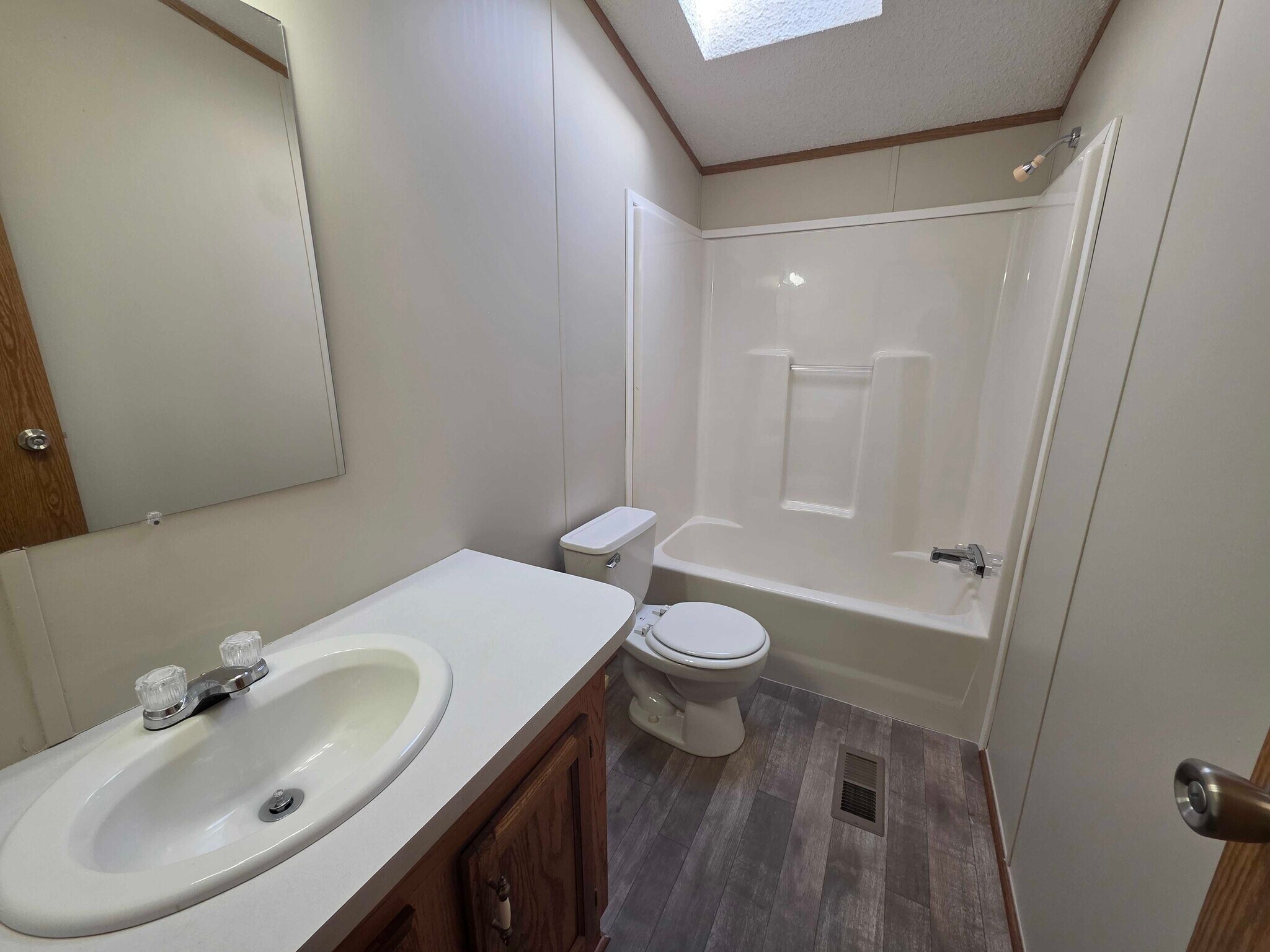 Building Photo - 4461 Beechwood St