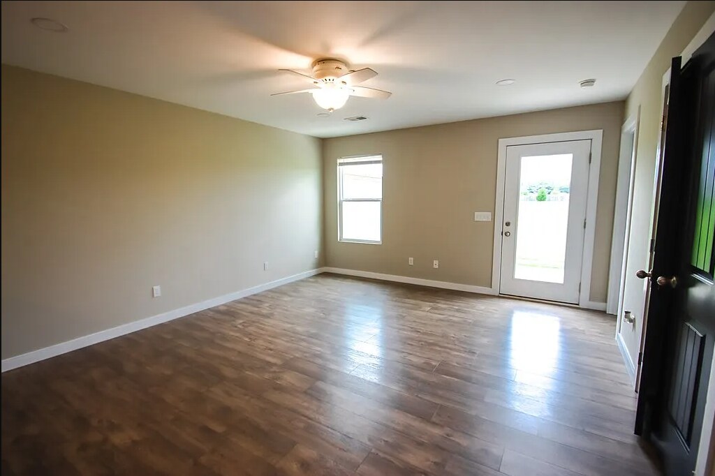 Building Photo - 3811 McBroom Chapel Rd