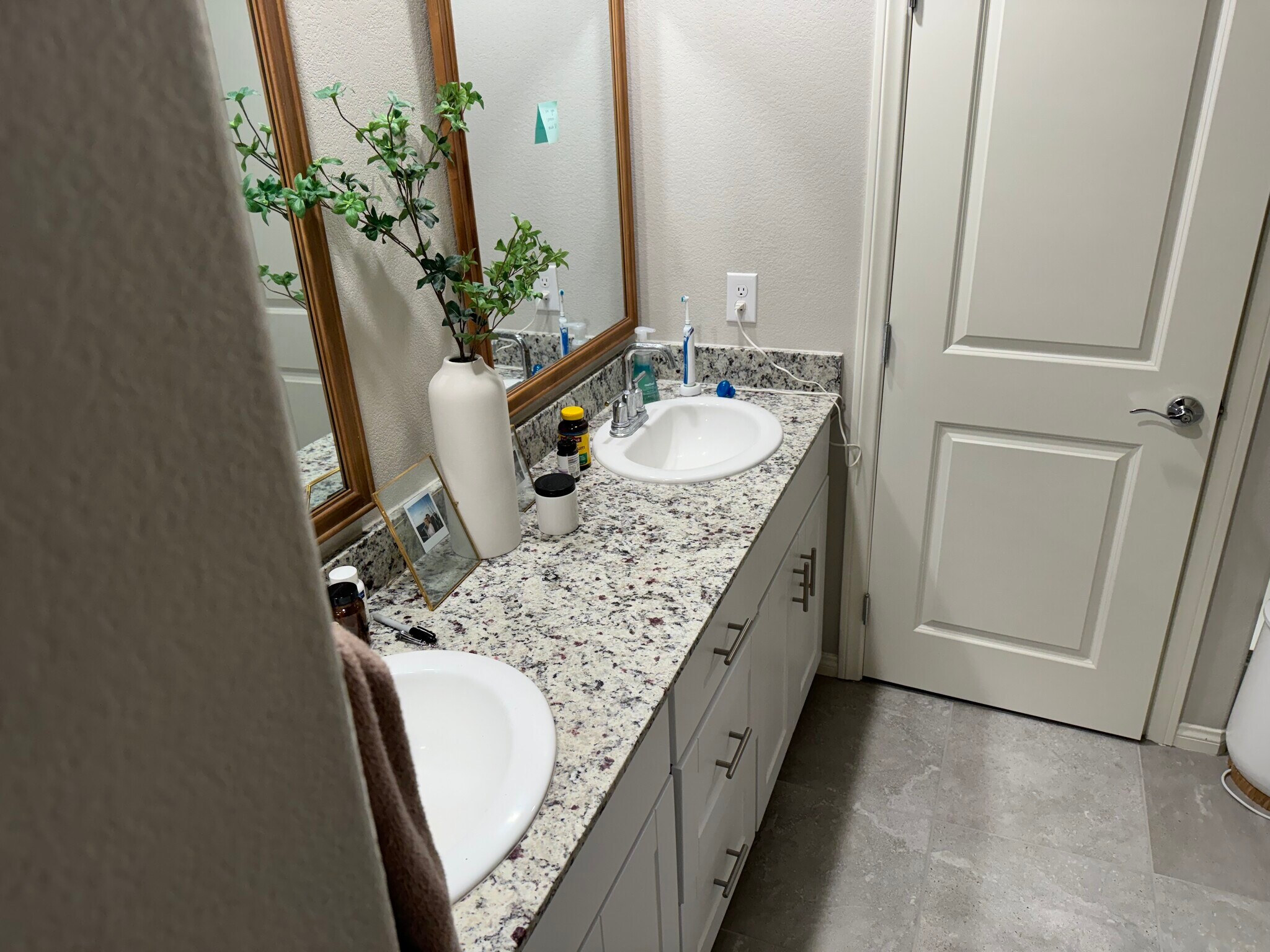 Building Photo - 10974 Cambridge Lakes Ave