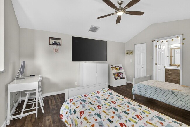 Building Photo - 11894 Donlin Dr