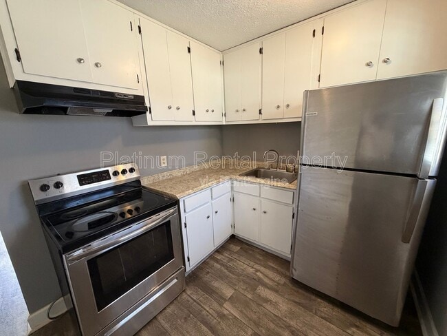 Building Photo - 1502 Waverly Way