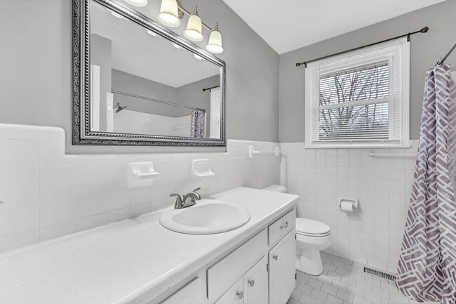 Building Photo - 134 Dave Dr