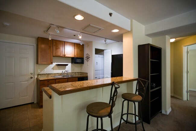 kitchen bar - 1700 County Road 203