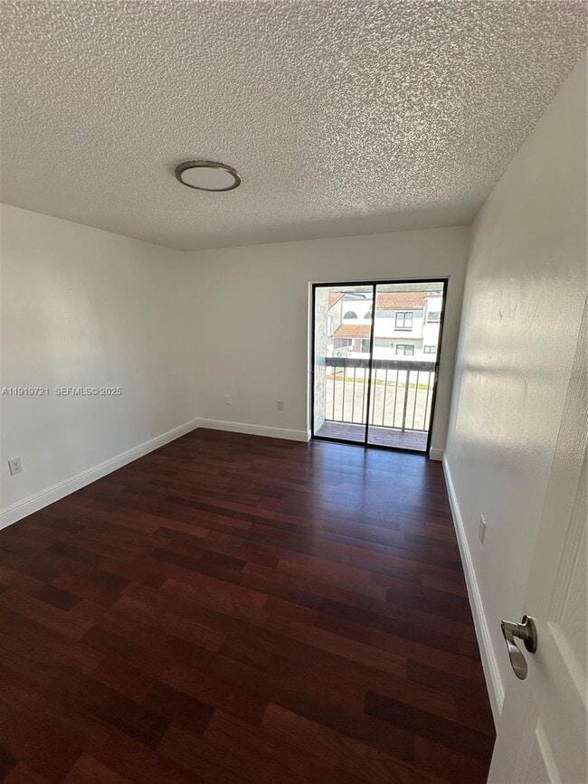 Building Photo - 1281 SW 124th Ct