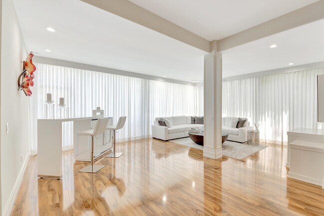 Building Photo - 17565 Ashbourne Ln