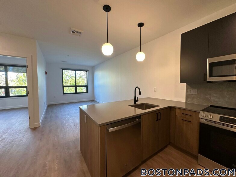 Building Photo - 199 Gardner St