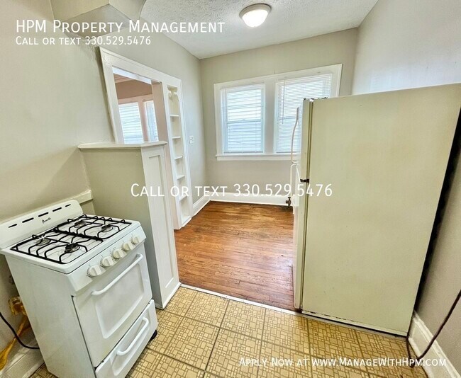 Building Photo - 1380 W 112th St