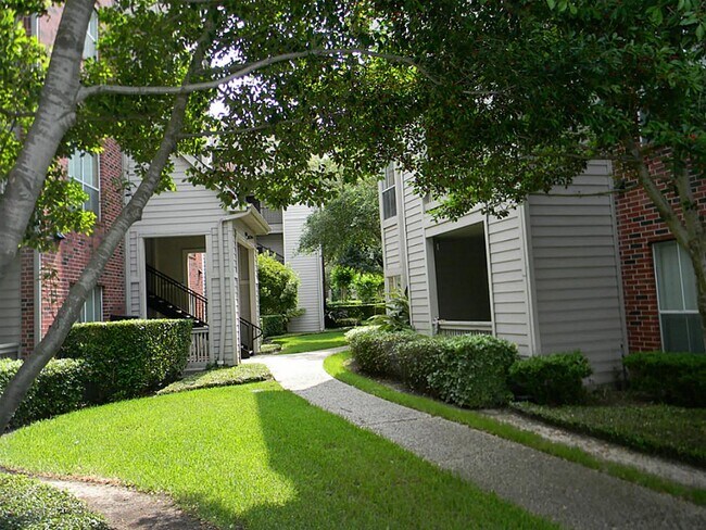 Building Photo - 1330 Old Spanish Trl