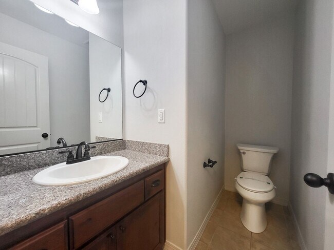 Building Photo - 407-409 Madrona Ave SE