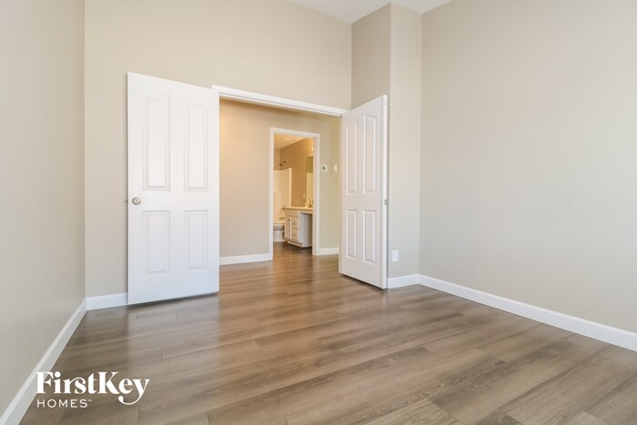Building Photo - 11378 W Rio Vista Ln