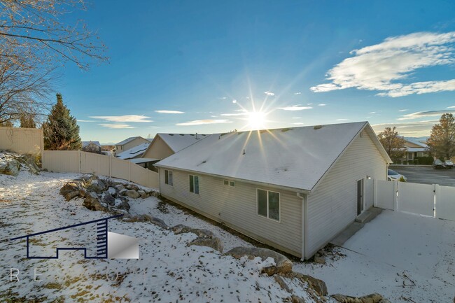 Building Photo - Updated Ogden 3 Bedroom 2 Bathroom Home