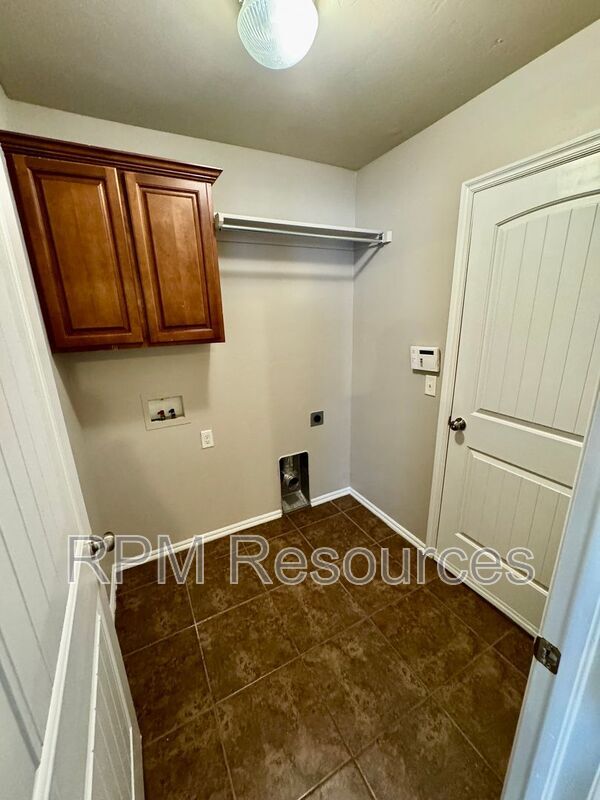 Building Photo - 2432 NW 197th St