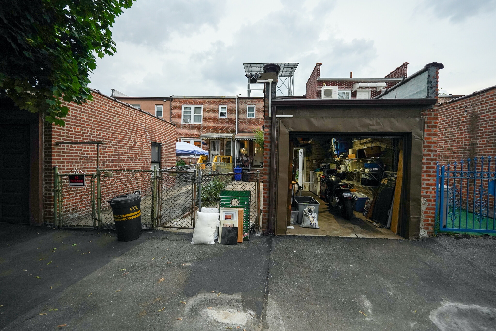Back of the house - 6776 Dartmouth St
