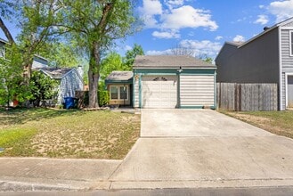 Building Photo - 9929 Village Briar