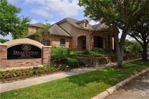 Building Photo - 2255 Braeswood Park Dr