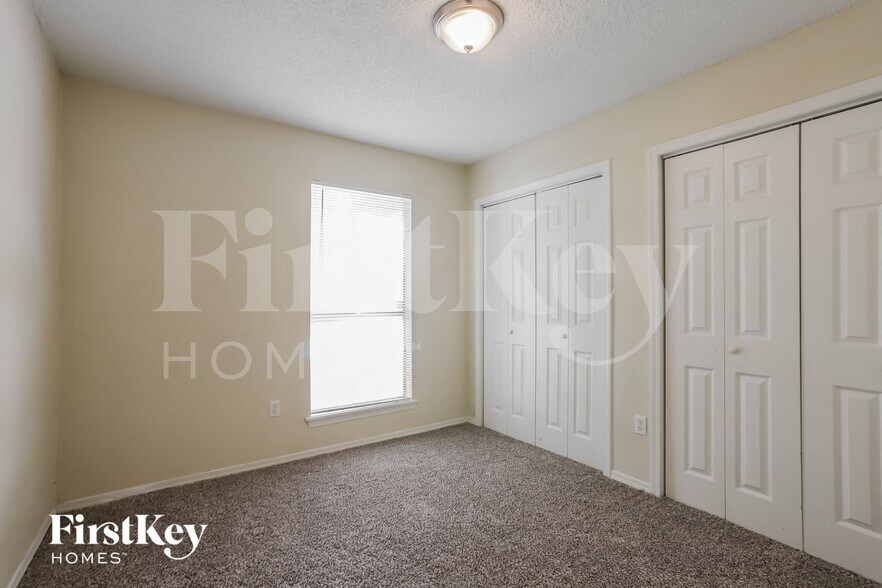 Building Photo - 20142 Misty Pines Dr