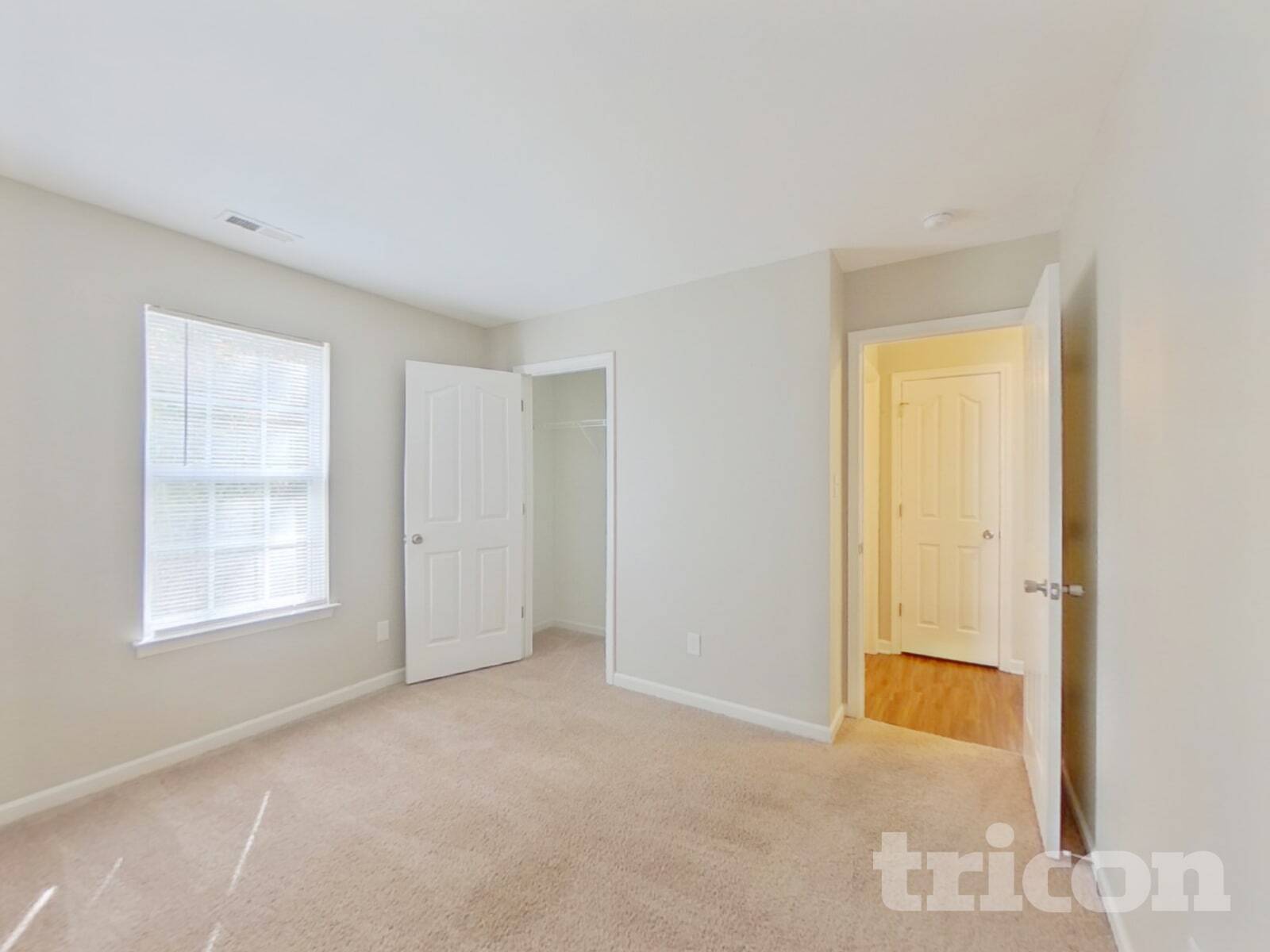 Building Photo - 2856 Oasis Ln