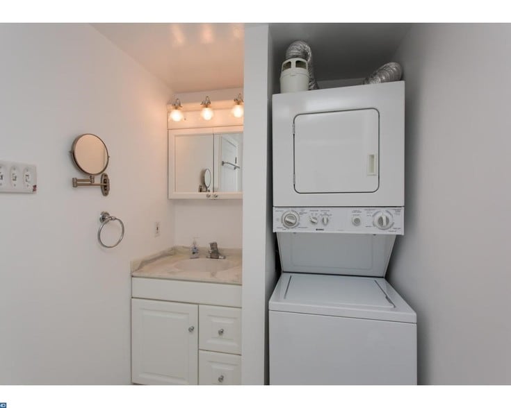 Bathroom & Laundry - 3301 Valley Dr