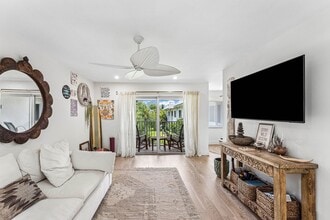 Building Photo - 207 Tropic Isle Dr
