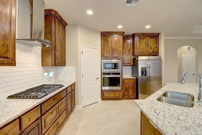 Building Photo - 2202 Crystal Bay Dr.