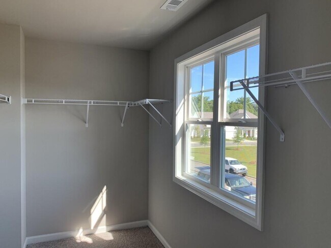 Building Photo - 5203 Addison St