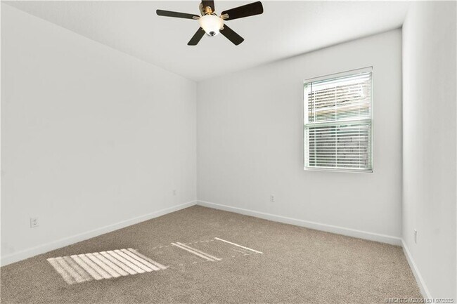 Building Photo - 14135 SW Safi Ter