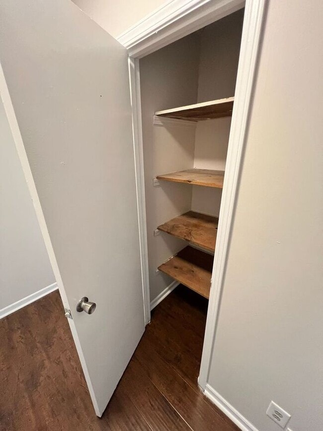 Building Photo - NOW READY!!! 2 bedroom 1 bath in SNELLVILLE!