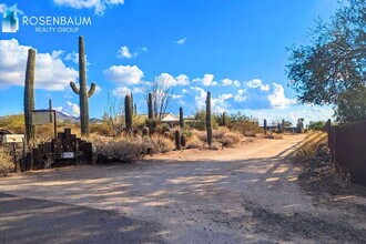 Building Photo - Stunning 2-beds, 2-baths Desert Retreat  in the highly desirable North Scottsdale area!