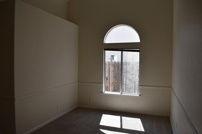 Building Photo - 1785 E Turnberry Ave