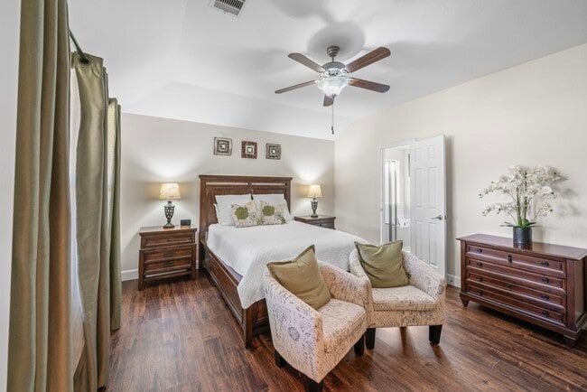 Building Photo - 25803 Orchard Knoll Ln