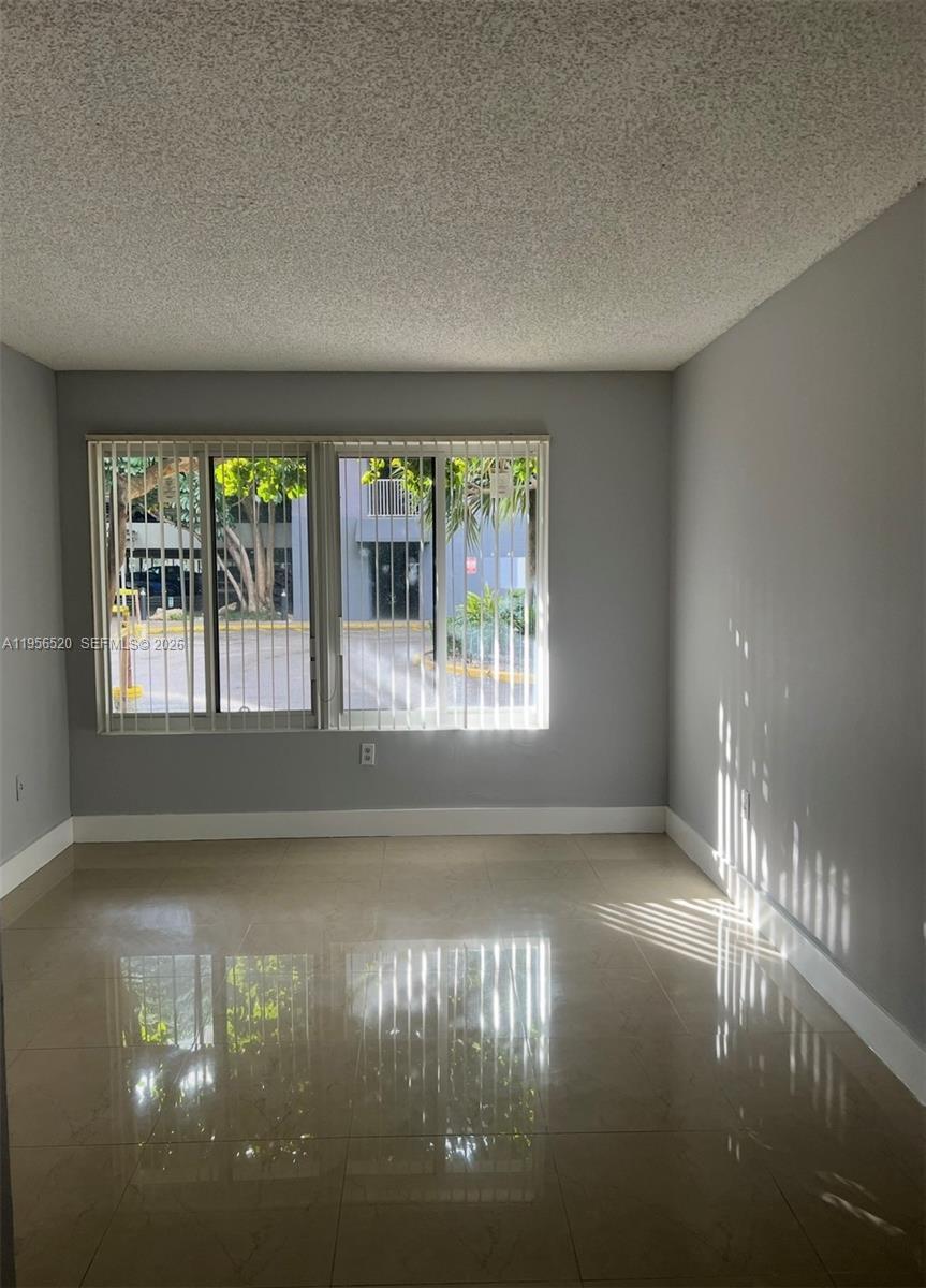 Building Photo - 800 N Miami Ave