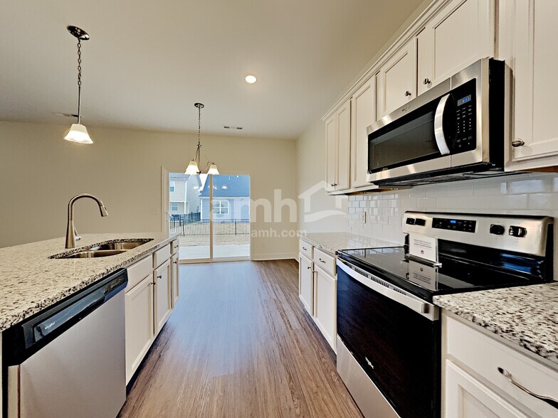 Building Photo - 4941 Chutney Dr