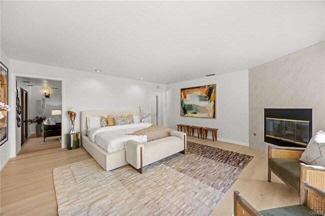 Building Photo - 673 S Mentor Ave