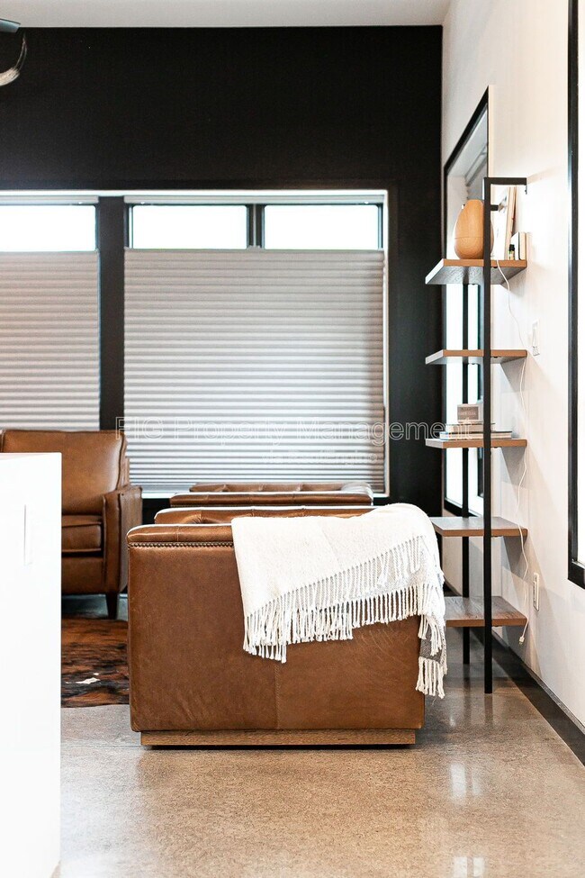 Building Photo - 3415 N Broadway