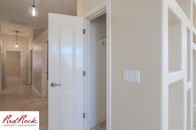 Building Photo - 3 Bedroom Home In Eagle Rock At Snow Canyon With Community Pools