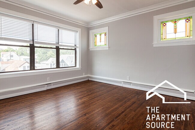 Building Photo - 3827 N Drake Ave